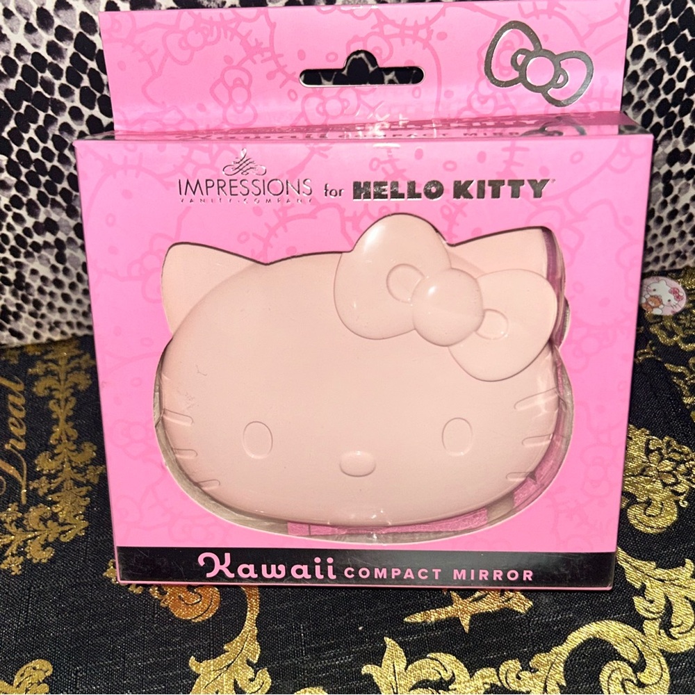 Impressions Vanity x Hello Kitty Kawaii Compact Mirror BATTERIES INCLUDED.